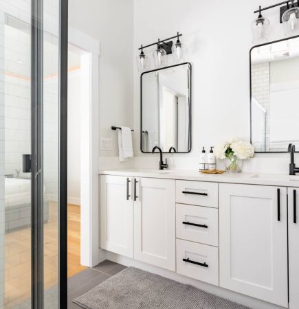 Full Bathroom No.1